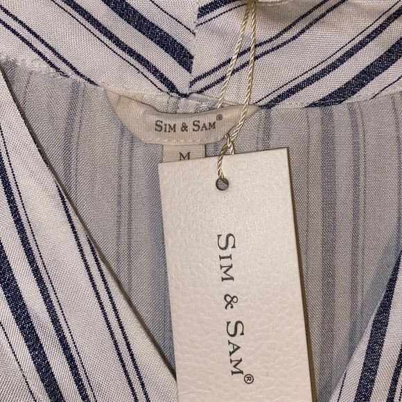 Blouse with tie in front - Picture 2 of 4